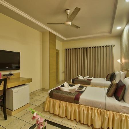 Vishwaratna Hotel Γουβαχάτι Εξωτερικό φωτογραφία