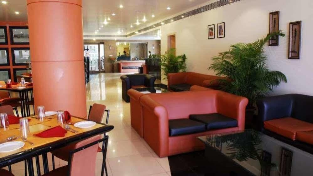 Vishwaratna Hotel Γουβαχάτι Εξωτερικό φωτογραφία