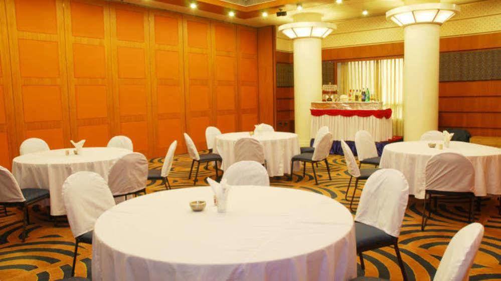 Vishwaratna Hotel Γουβαχάτι Εξωτερικό φωτογραφία