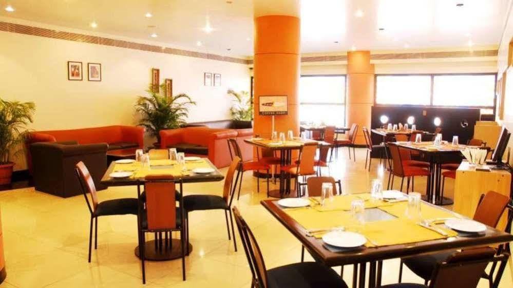Vishwaratna Hotel Γουβαχάτι Εξωτερικό φωτογραφία
