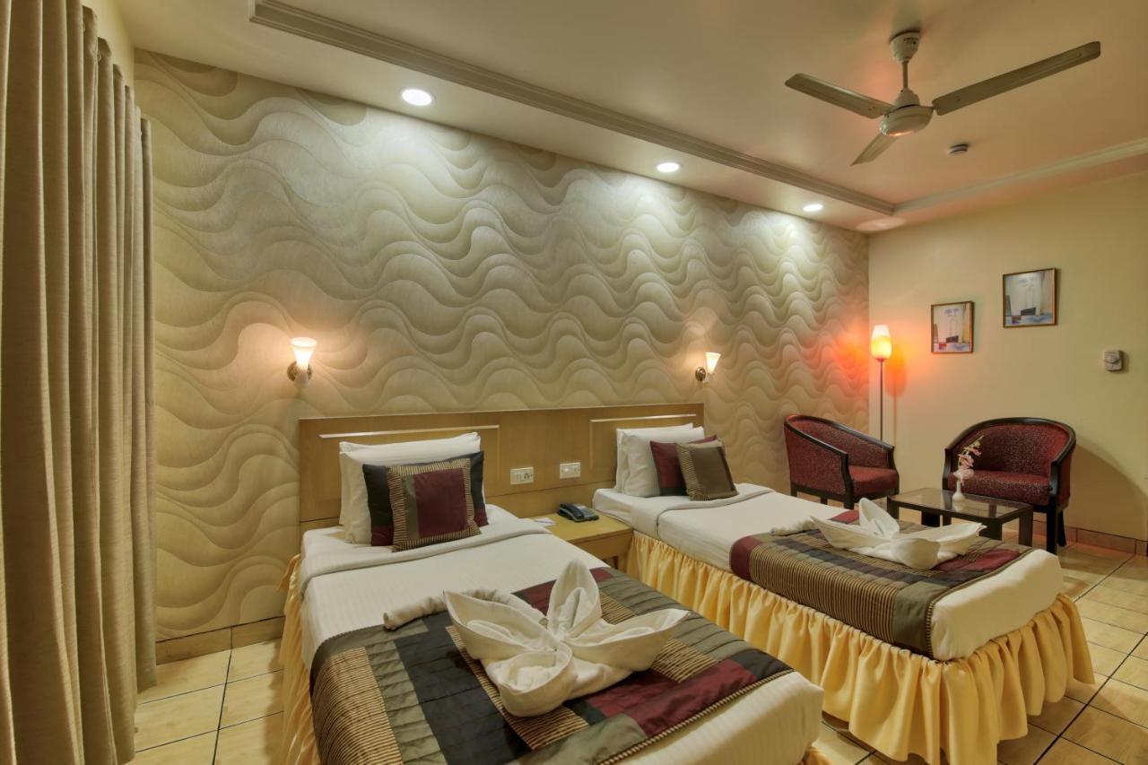 Vishwaratna Hotel Γουβαχάτι Εξωτερικό φωτογραφία