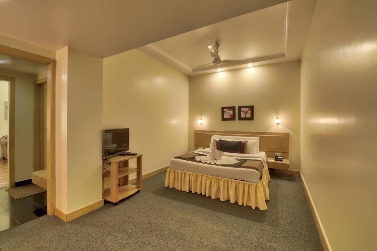Vishwaratna Hotel Γουβαχάτι Εξωτερικό φωτογραφία